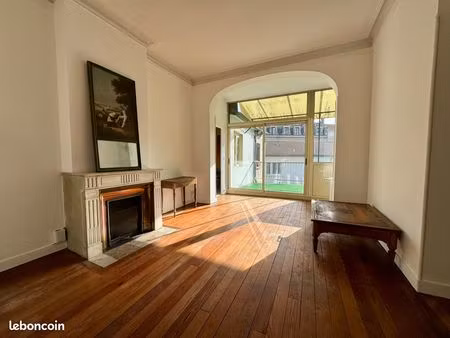 appartement 6 pièces - 136m2 - palais gallien