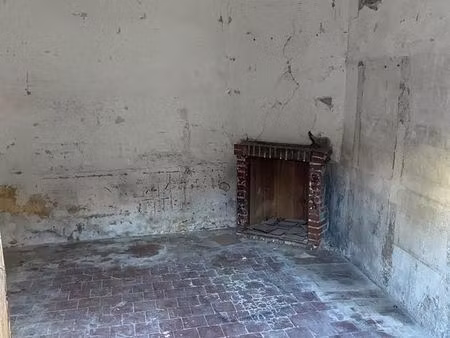 t1 bis 26m2 entièrement à rénover st jacques