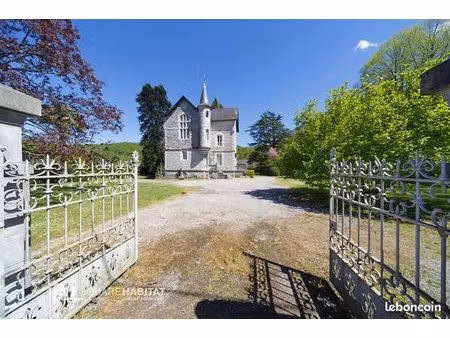 maison 9 pièces 236 m²