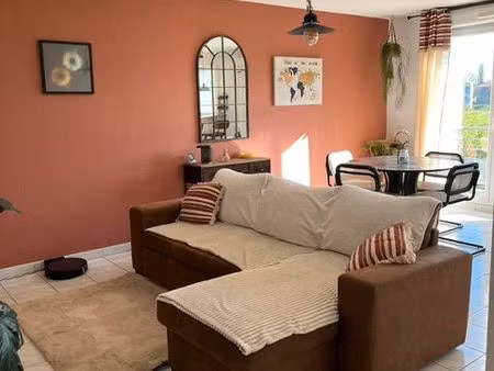 appartement t3 rénové 62 m² avec balcon  parking et résidence sécurisée