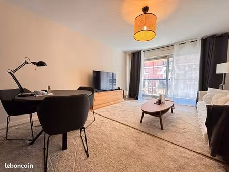 appartement 3 pièces 80 m²