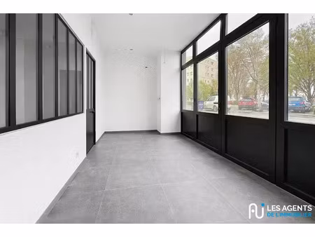 location locaux professionnels 4 pièces 57 m² à orleans (45000)  1 600 €