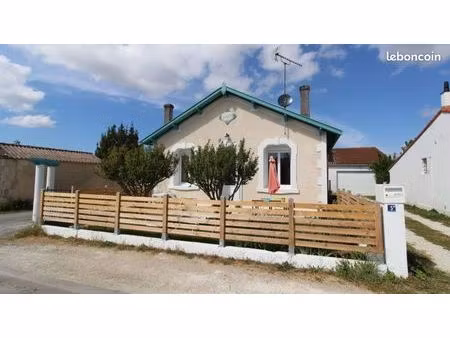 location à l'année maison saujon centre ville