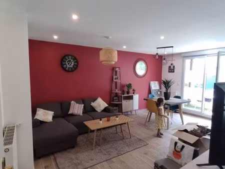 appartement t3 meublé rénové de 68 m² avec terrasse  jardin privatif