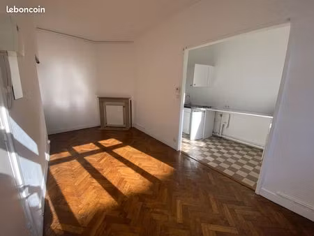 studio 1 pièce 23 m²