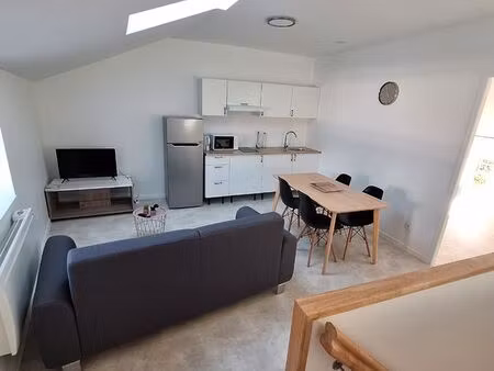 beau f2 meublé refait à neuf