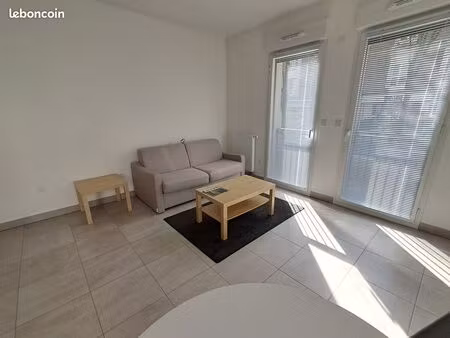 particulier loue beau studio recent et lumineux centre de nantes