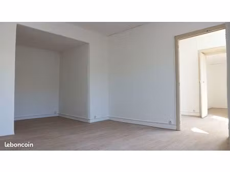 p2 76m2 proche maison carrée