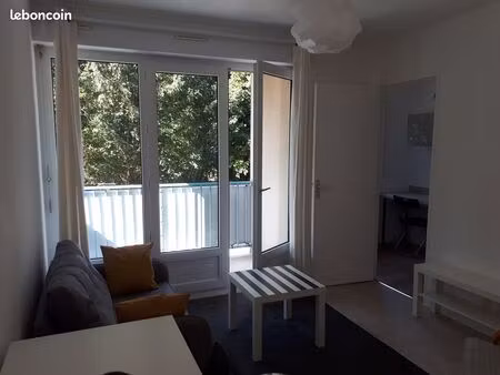 t1 bis meublé avec balcon et parking couvert  proche facultés