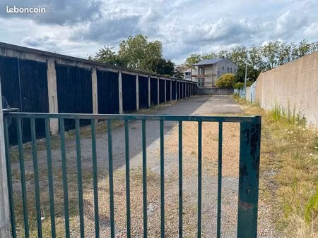 location parking/box 15m² sur angers