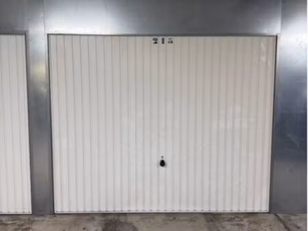 secteur montfleury box fermé avec électricité résidence récente