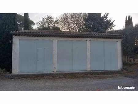 location d'un garage à gréoux les bains