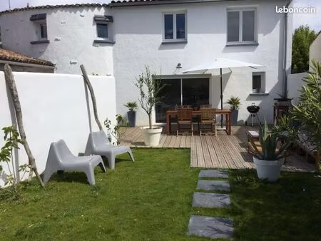 charmante maison charentaise à l'année