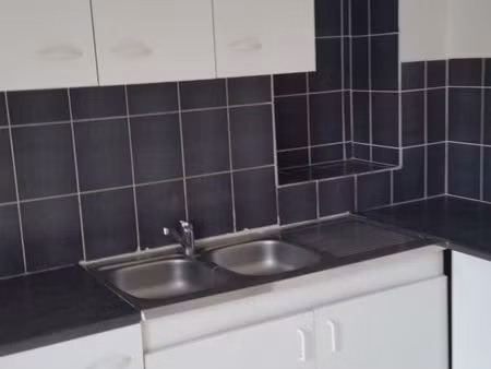 maison 2 ch  bon état  grand jardin