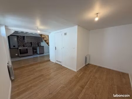 maison sans jardin avec dépendance