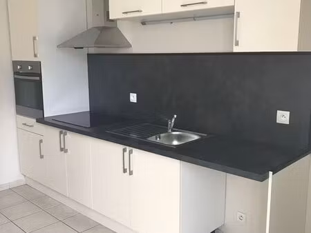 t2 bléré centre dans résidence calme