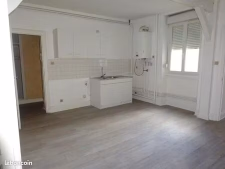 appartement t4  plein centre  en bon état  proximité immédiate du parc de la verrerie et d