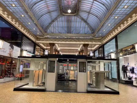 location locaux professionnels 50 m² à paris 8ème (75008)  5 417 €