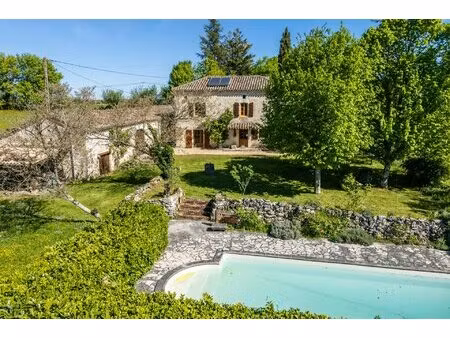 maison de campagne avec piscine  annexe et terrain