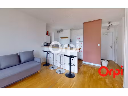 location appartement  43 m² t-2 à lyon 1  910 €