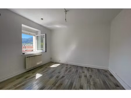 location appartement  m² t-2 à senones  320 €