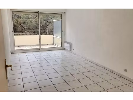 location appartement  m² t-2 à villeneuve-loubet  880 €