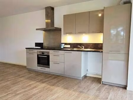 location appartement 3 pièces à caen (14000) : à louer 3 pièces / 80m² caen
