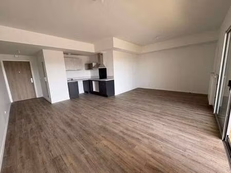 location appartement 3 pièces à saint-hilaire-de-riez (85270) : à louer 3 pièces / 68m² sa