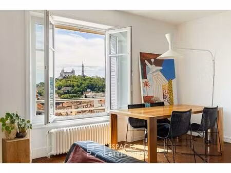 appartement coeur croix-rousse avec vue sur lyon et fourvière