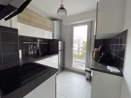 vente appartement t2 lumineux avec balcon - proche gare de châtellerault
