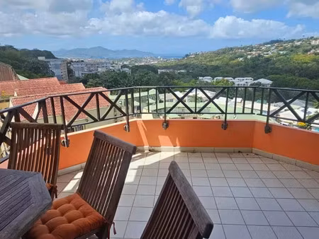 location appartement 2 pièces 44 m2 à fort-de-france