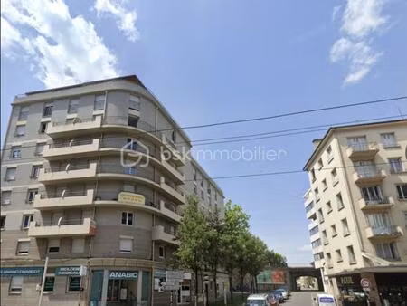 appartement de 18 96 m² à saint-etienne