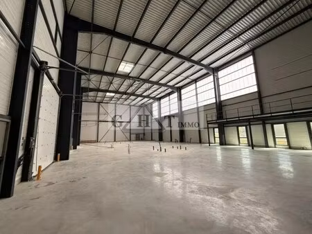location entrepôt croissy beaubourg 77183 220m²