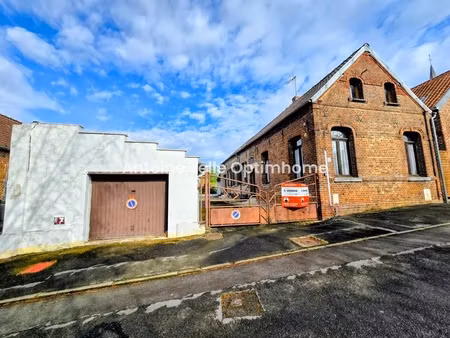 maison individuelle à rénover avec garages  dépendances & jardin – salesches