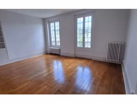 location appartement  m² t-3 à la ferté-sous-jouarre  890 €