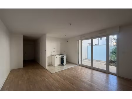 location appartement  34.54 m² t-1 à la rochelle  489 €