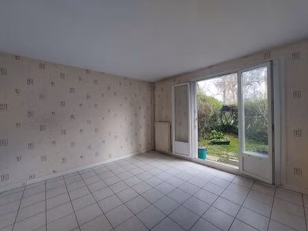 grand deux pieces avec jardin