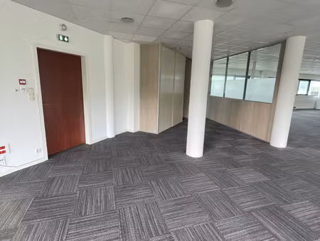 secteur zenith 426 m2 a louer