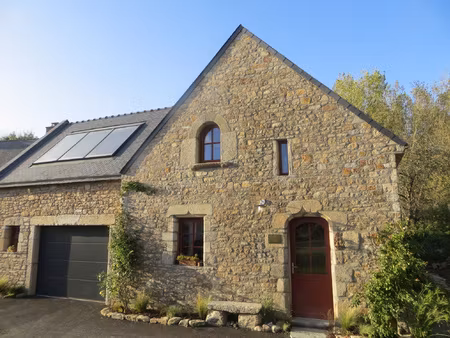 maison de 140m2 avec 2 suites parentales et un jardin clos.