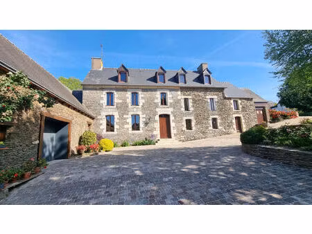 côtes-d'armor  proche loudéac  charmant manoir du xviiie siècle  4 chambres  à pied du vil