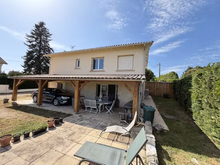 ensemble immobilier séparé en deux logements