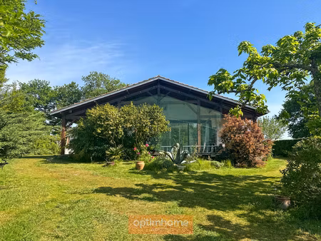 villa rénovée avec jardin luxuriant d'environ 2200 m2