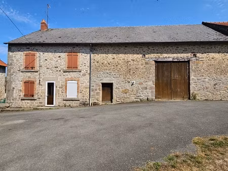 maison de village d'environ 108 m2 avec grange attenantes et dépendances sur jardin de 202