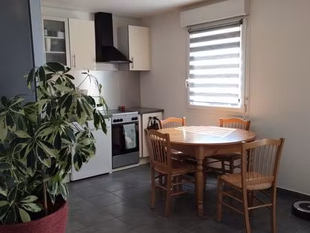 f3 avec 2 chambres  terrasse et garage