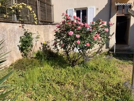 t2 bel appartement quartier madeleine avec jardin