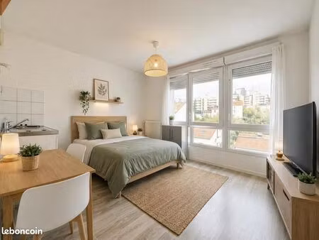 studio 1 pièce 24 m²