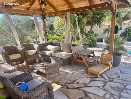 maison 9 pièces 220 m²