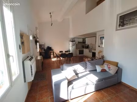 location maison de ville t4