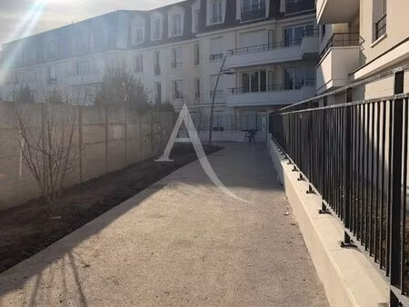 studio 1 pièce 30 m²