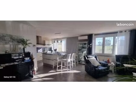 villa 4 pièces 143 m²